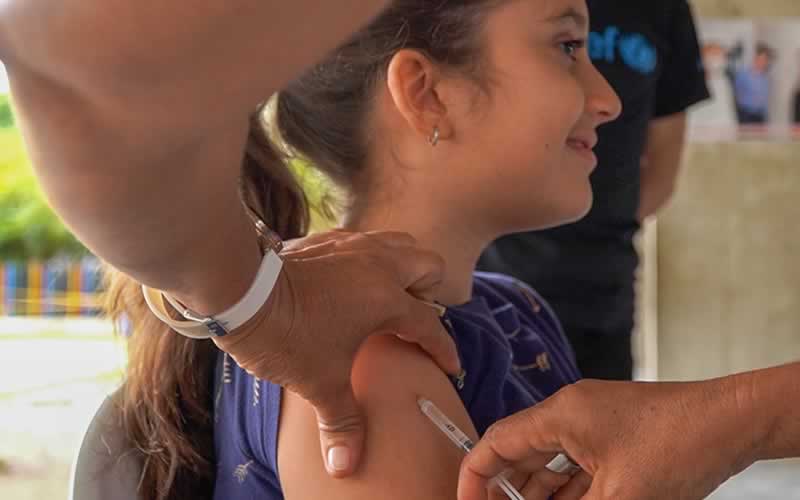 Inician jornadas de vacunación contra el sarampión y la rubéola